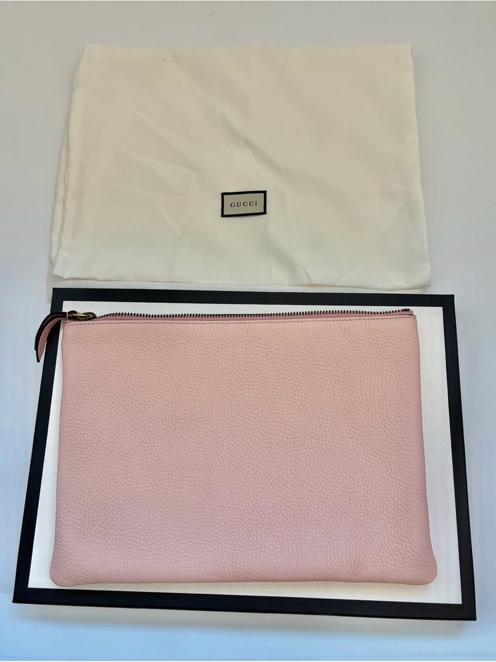 Gucci Pink Pebbled Leather Pouch Clutch Bee Motif “Blind For Love” Full Set - Picture 3 of 6